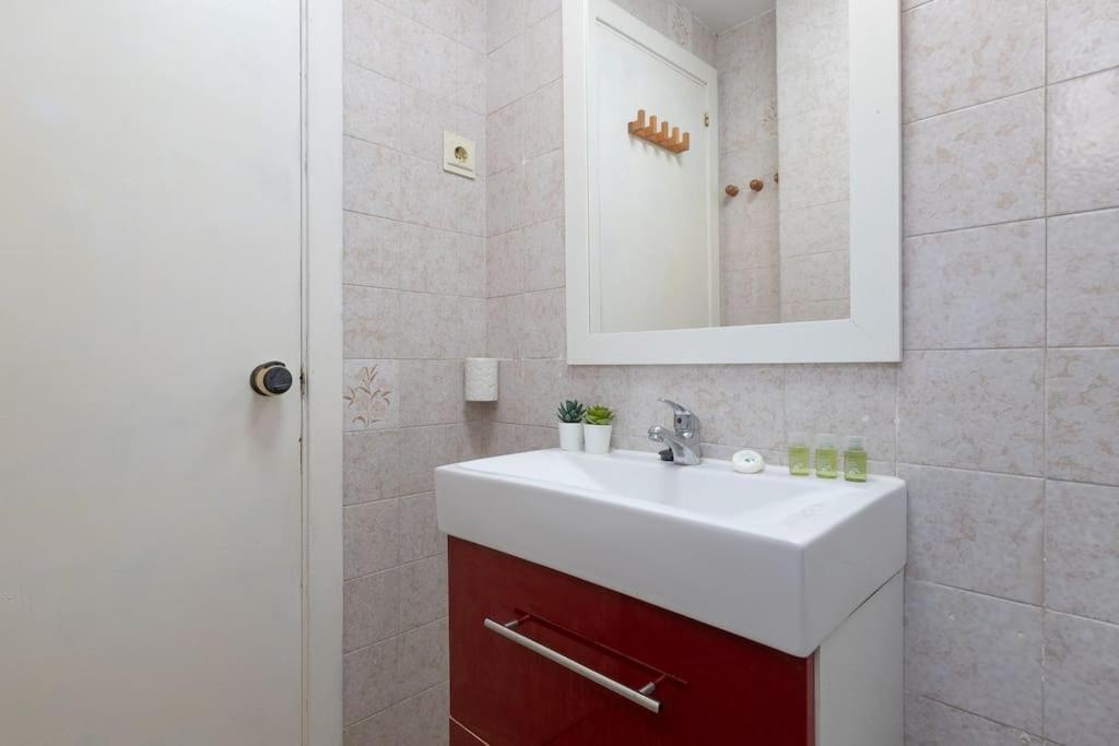 Apartamento Fuengirola Beach Apartment ภายนอก รูปภาพ