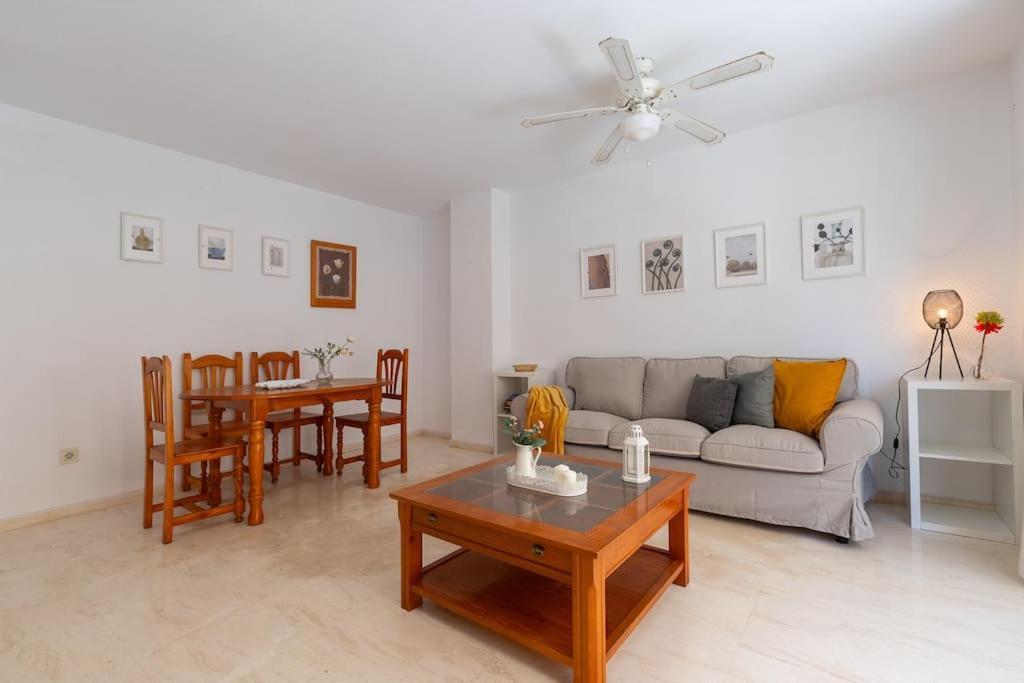 Apartamento Fuengirola Beach Apartment ภายนอก รูปภาพ